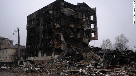 Kilka wielopiętrowych budynków zostało zniszczonych w mieście Burdianka, na północny zachód od Kijowa.