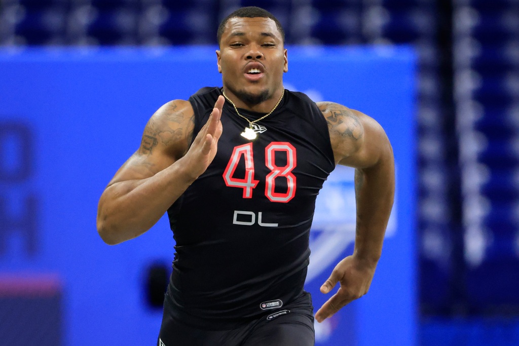 Travon Walker biega na 40 jardów w NFL Combine