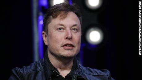 Wezwania na Twitterze do partnerów Elona Muska, gdy trwa walka prawna