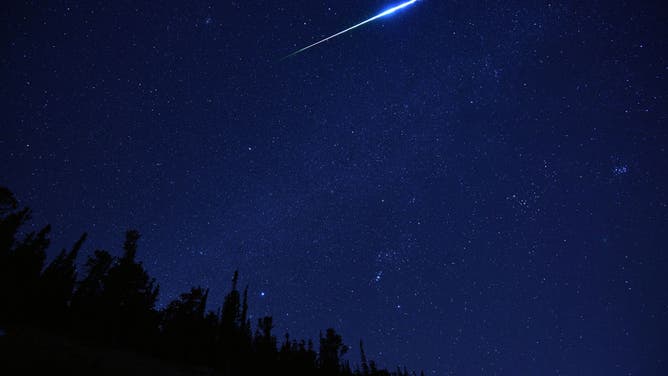 kula ognia deszcz meteorów